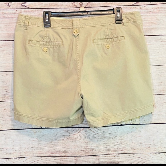 Dockers Women’s Shorts - Picture 2 of 4
